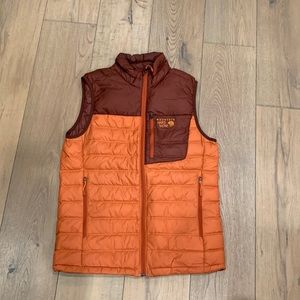 UEC. Men’s Mountain Hardware Puffer Vest.